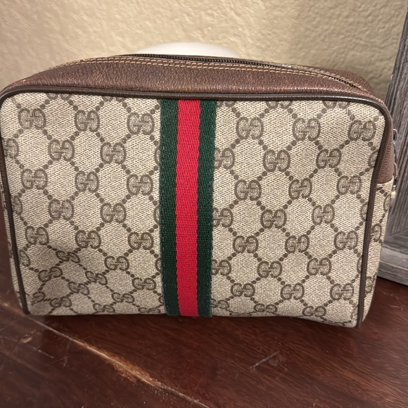 Authebtic Vintage Gucci Clutch GG